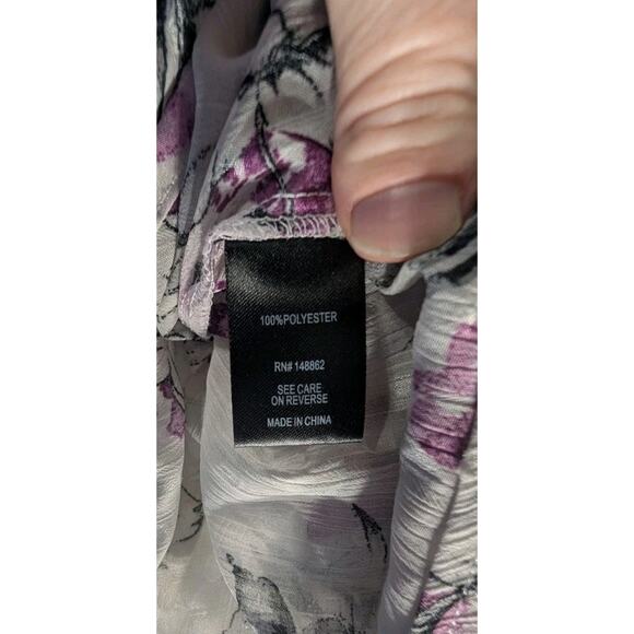 Torrid Women's Harper White Floral Clip Dot Blouse Sz 3X Whimsical Semi Sheer - Picture 8 of 9